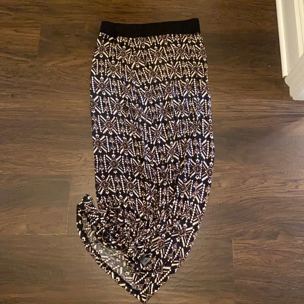 Tribal print maxi skirt.